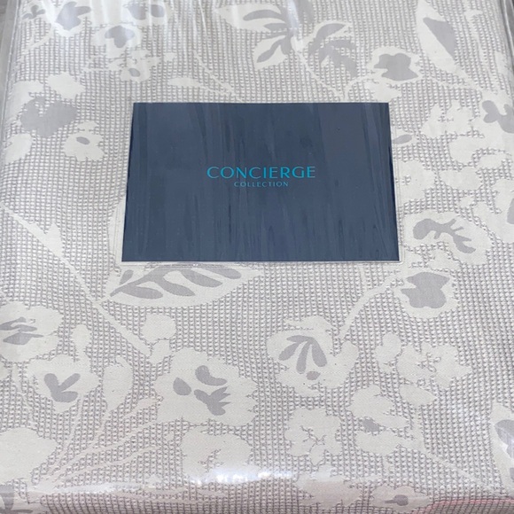 0728 Concierge Collection Gray Floral Jacquard Duvet Cover Set - Picture 3 of 5